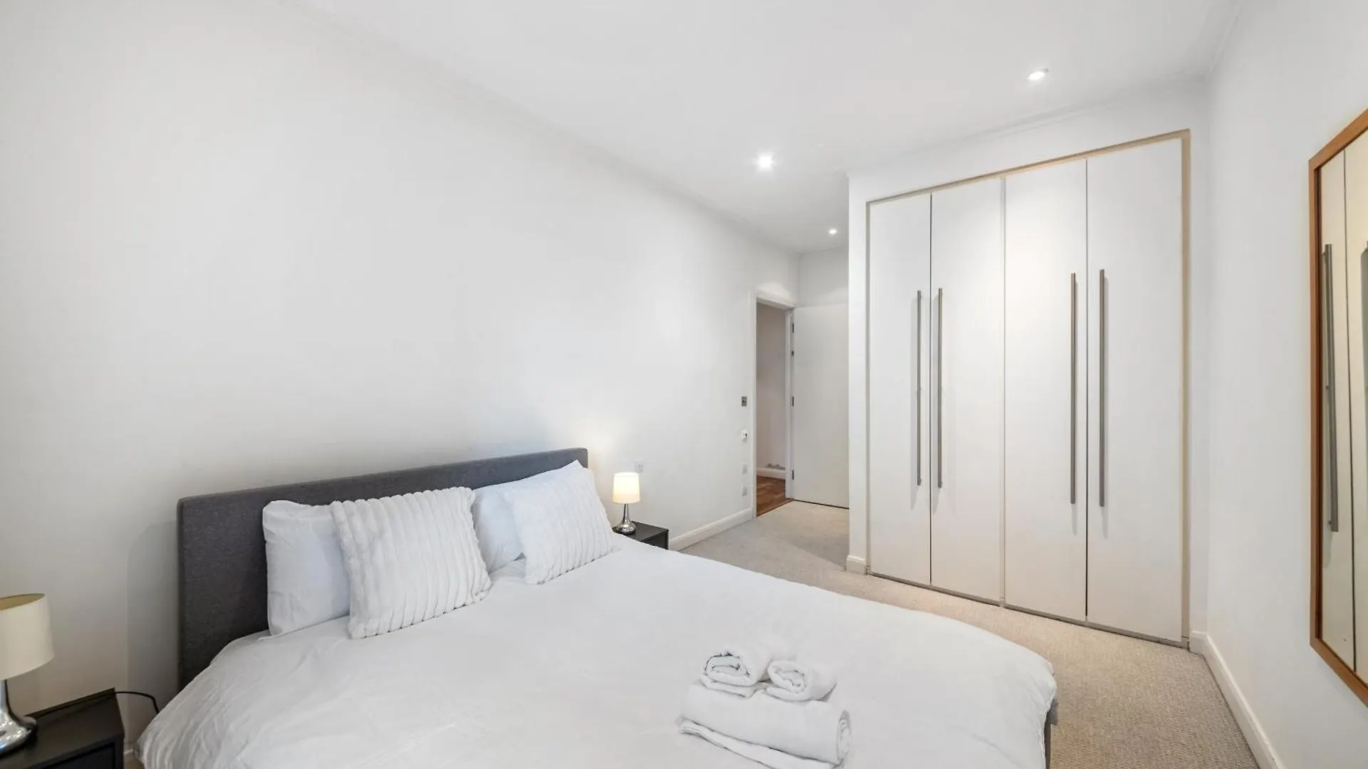 Londwell, Canary Wharf River Thames Balcony Suite London 0*,