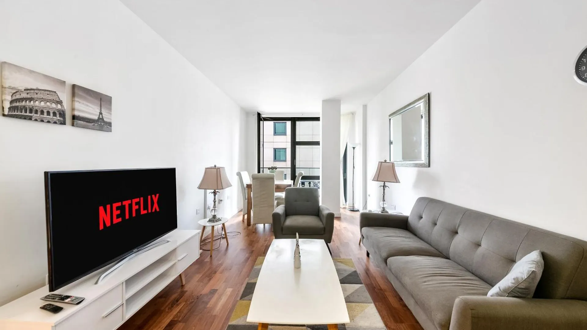 Londwell, Canary Wharf River Thames Balcony Suite London Apartment