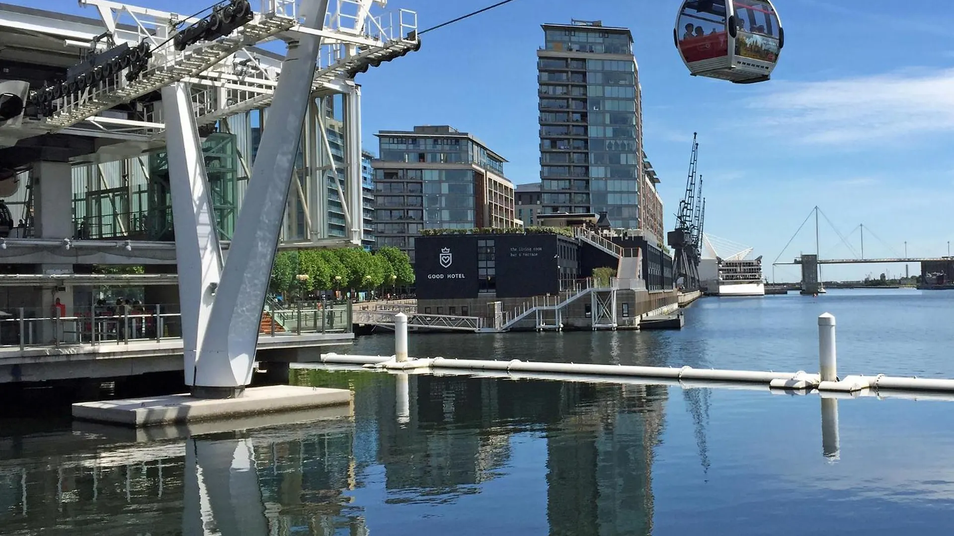 Apartment Londwell, Canary Wharf River Thames Balcony Suite London